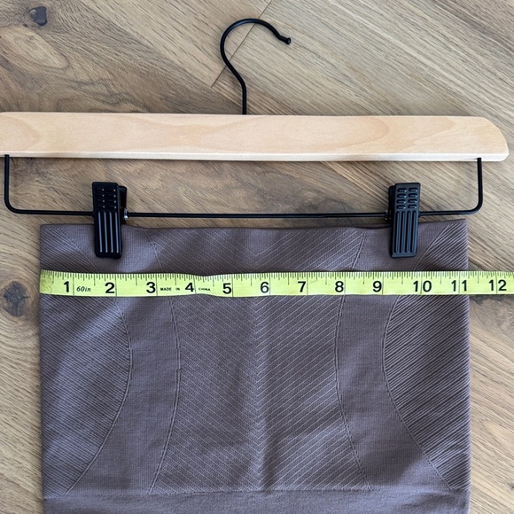 💜 Nautica Mauve Shapewear Shorts – NWOT
Size Small - Picture 5 of 8